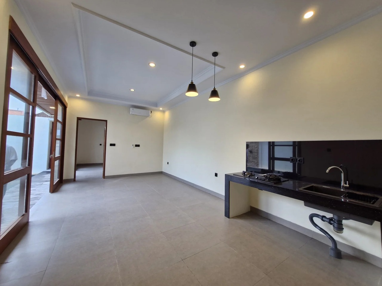 Brand New Villa For Yearly Rent, Padonan