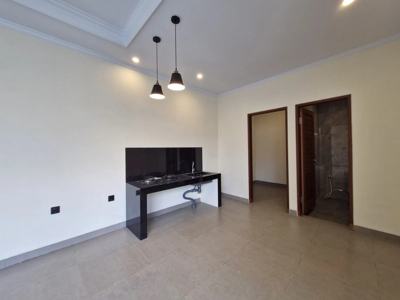 Brand New Villa For Yearly Rent, Padonan