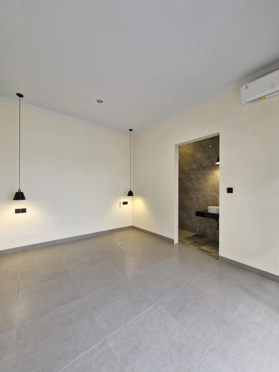Brand New Villa For Yearly Rent, Padonan