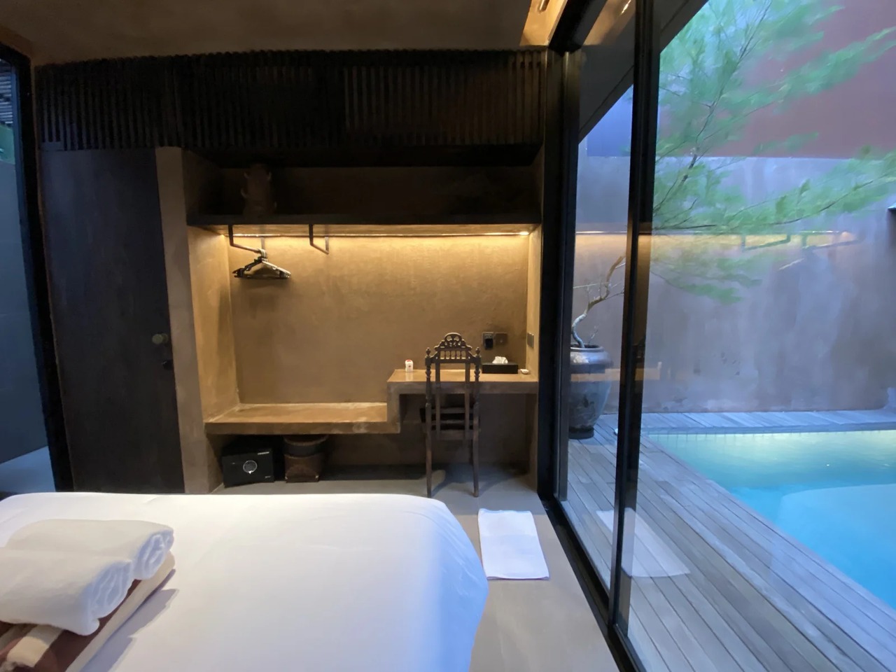 2BR Villa with Romantic Design!