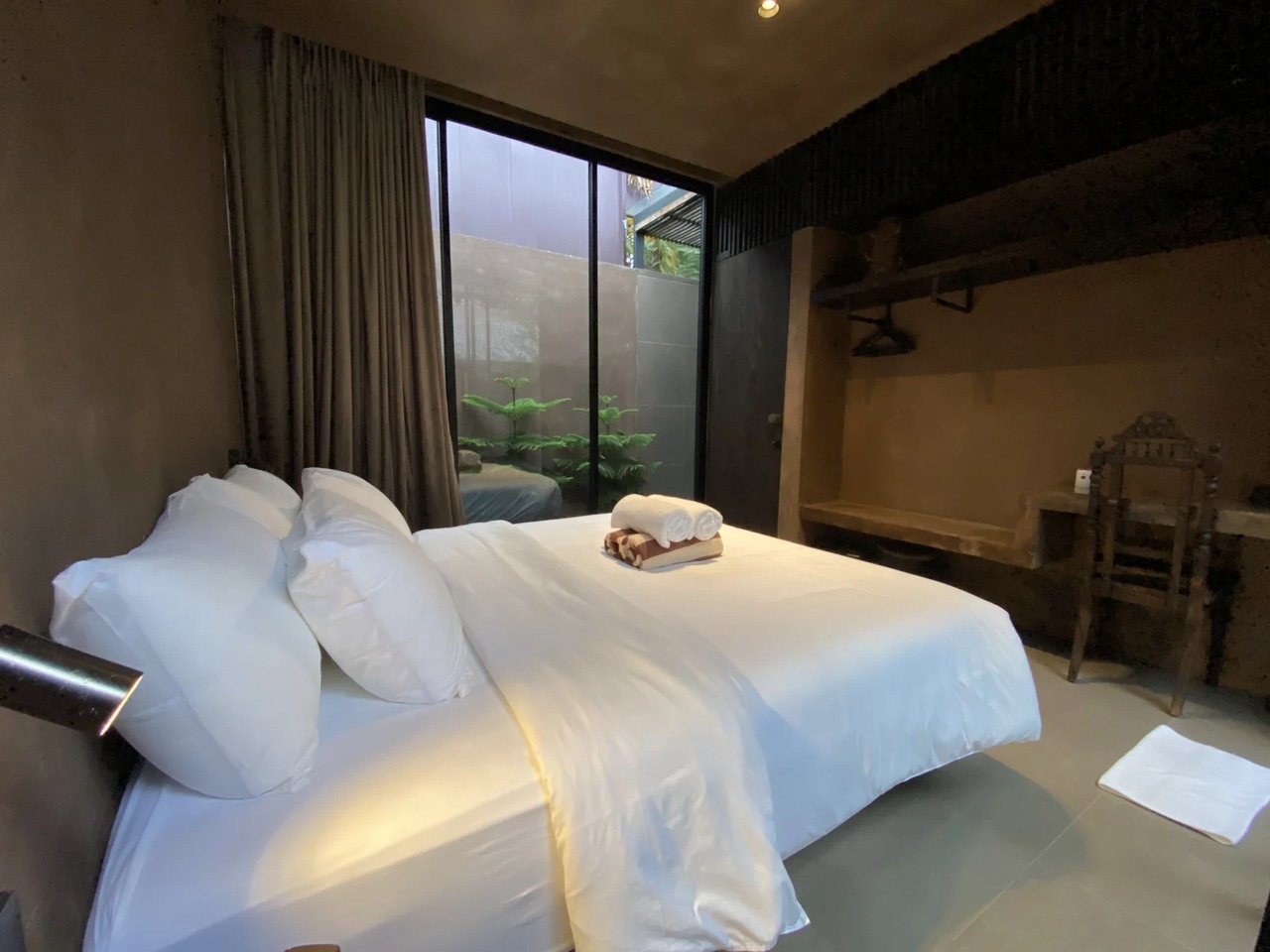 2BR Villa with Romantic Design!