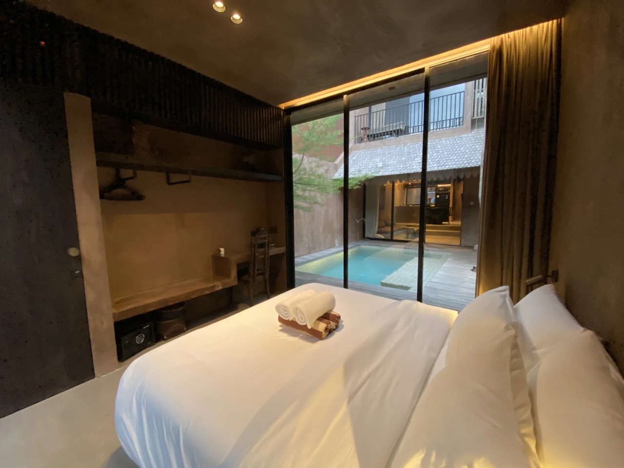 2BR Villa with Romantic Design!