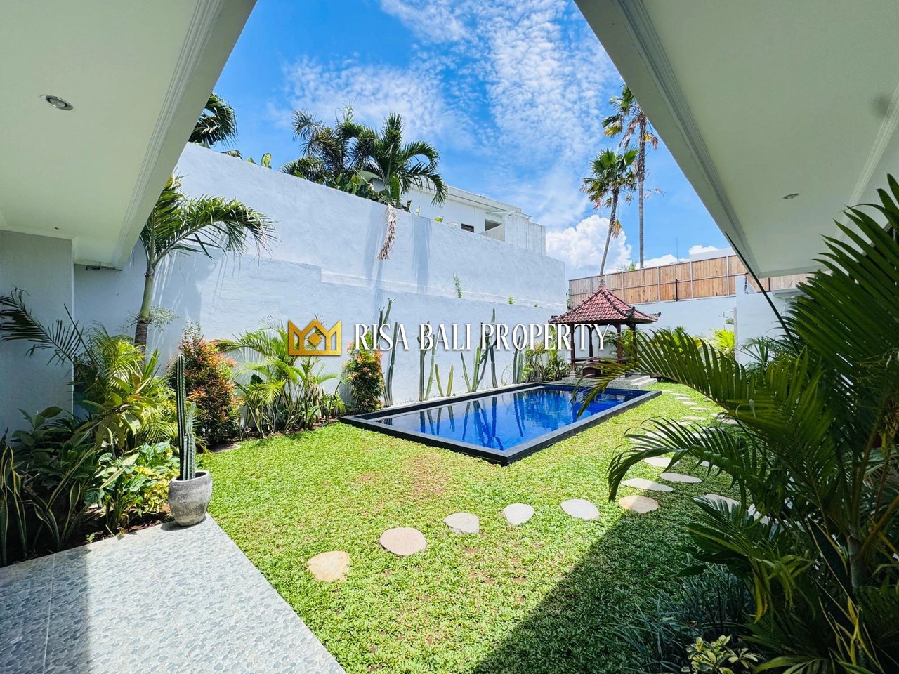 2-BEDROOM VILLA IN CENTRAL BERAWA