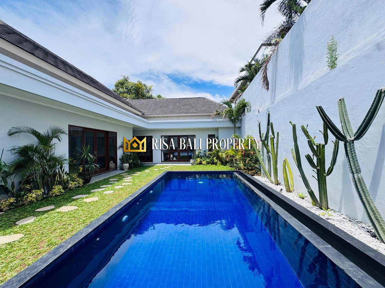 2-BEDROOM VILLA IN CENTRAL BERAWA
