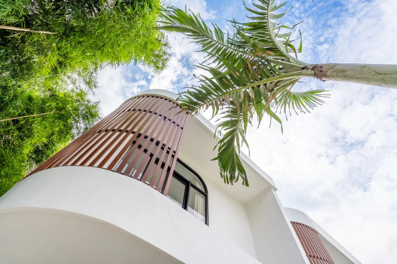 2BR Villa w/ Balcony & Green Space View
