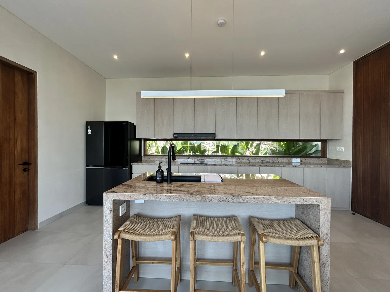 Luxury 2BR Villa w/ Ocean Views & Pool