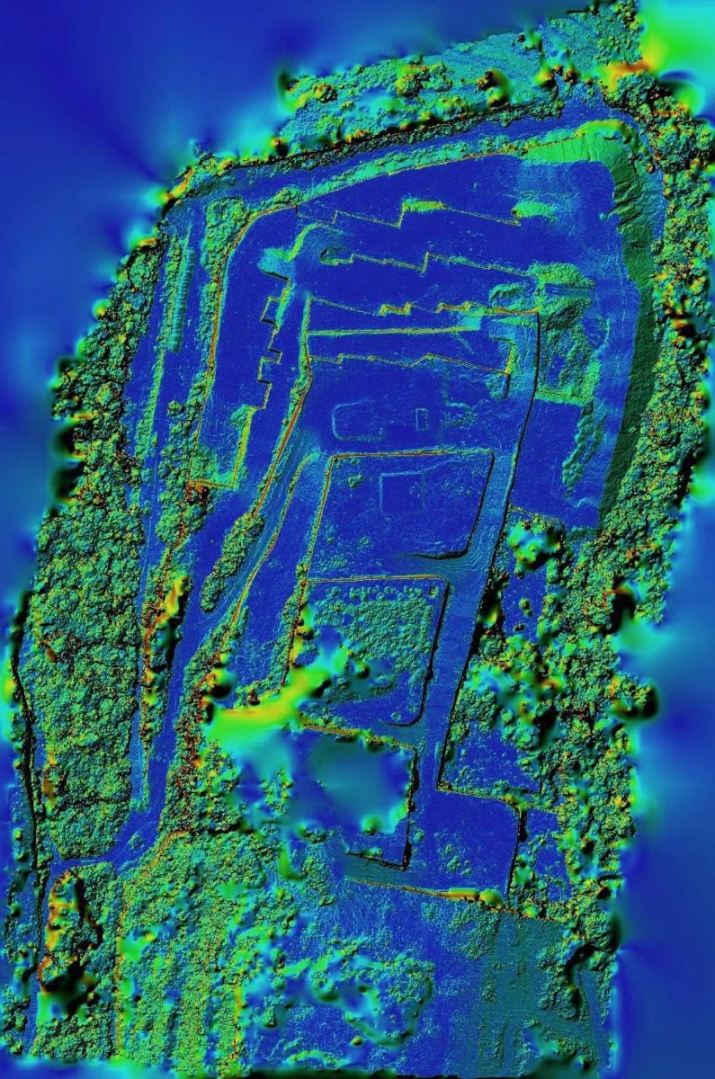 Unique 180,000 m² land plot on a cliff