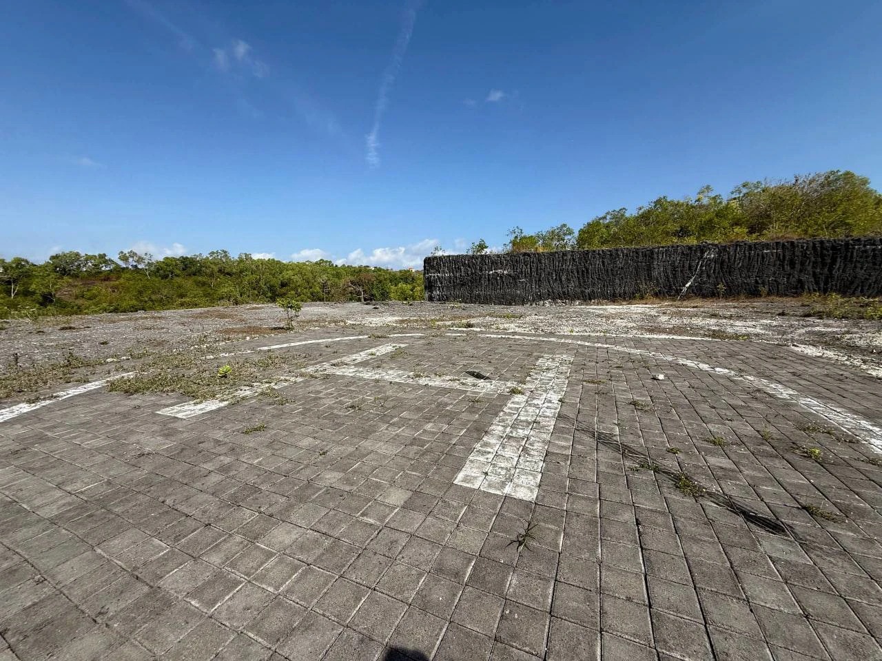 Unique 180,000 m² land plot on a cliff