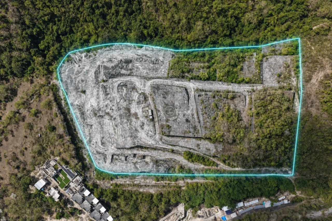 Unique 140 ares land plot on a cliff