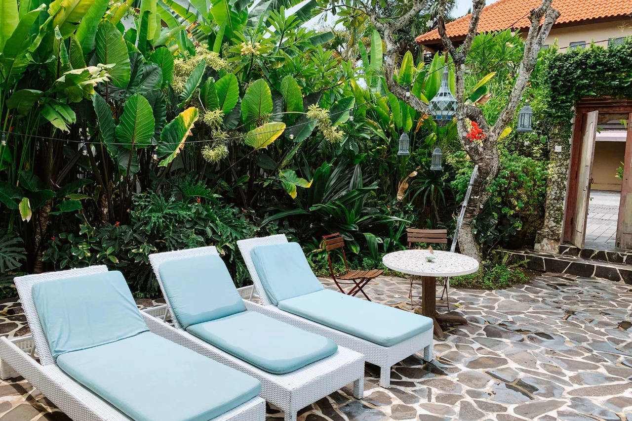 LEASEHOLD - 5BR Poolside Loft