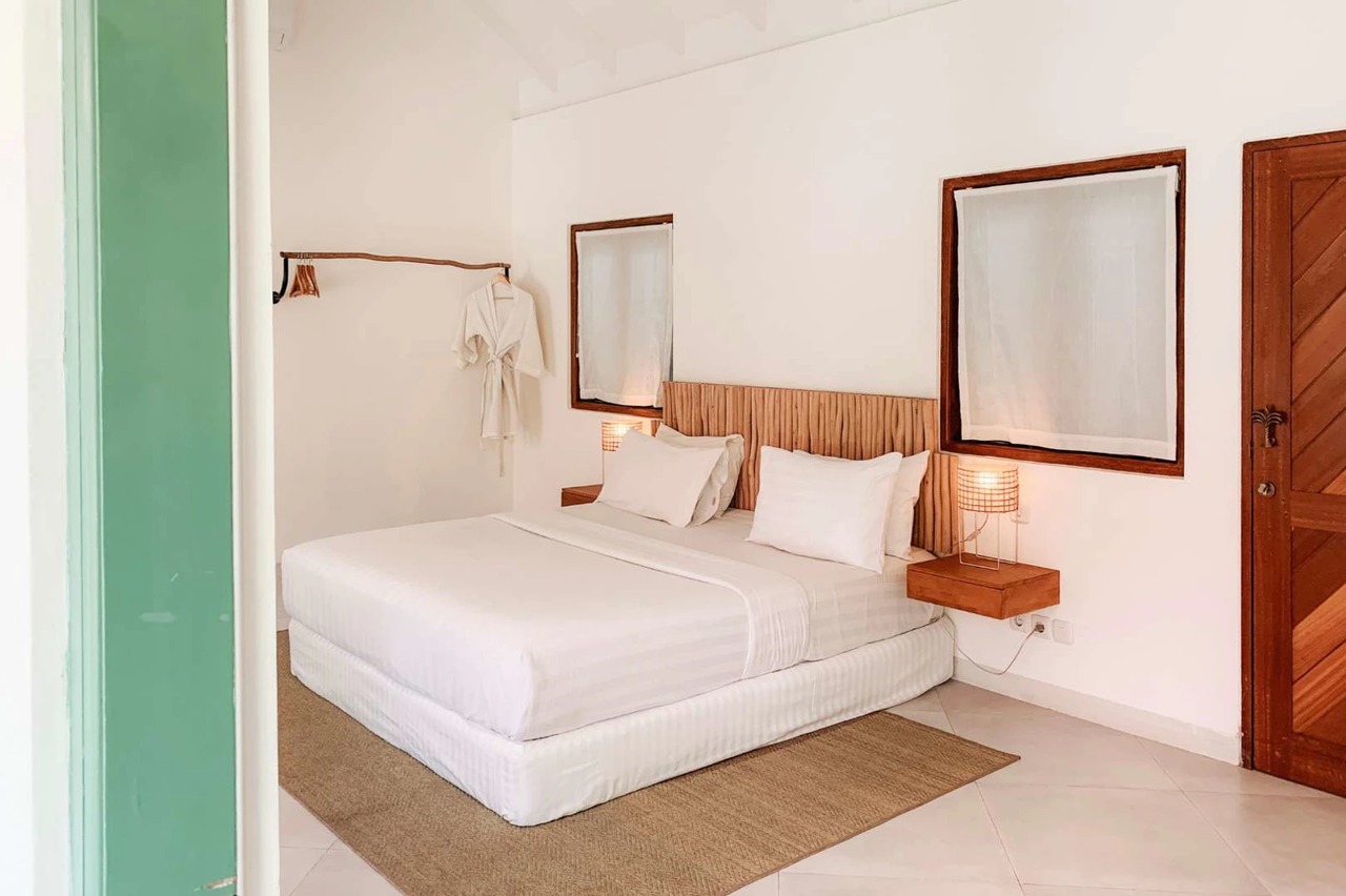 LEASEHOLD - 5BR Poolside Loft