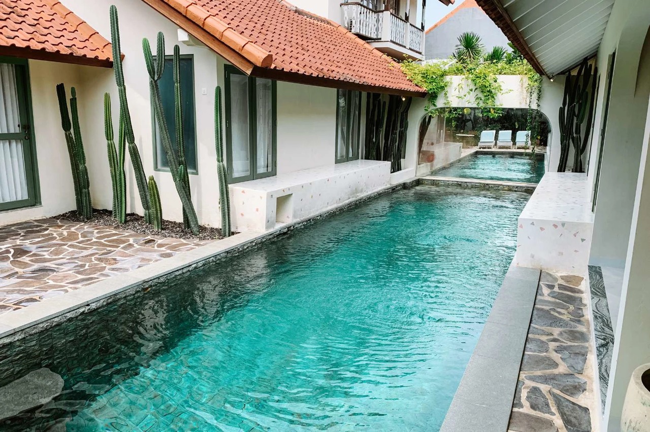 LEASEHOLD - 5BR Poolside Loft