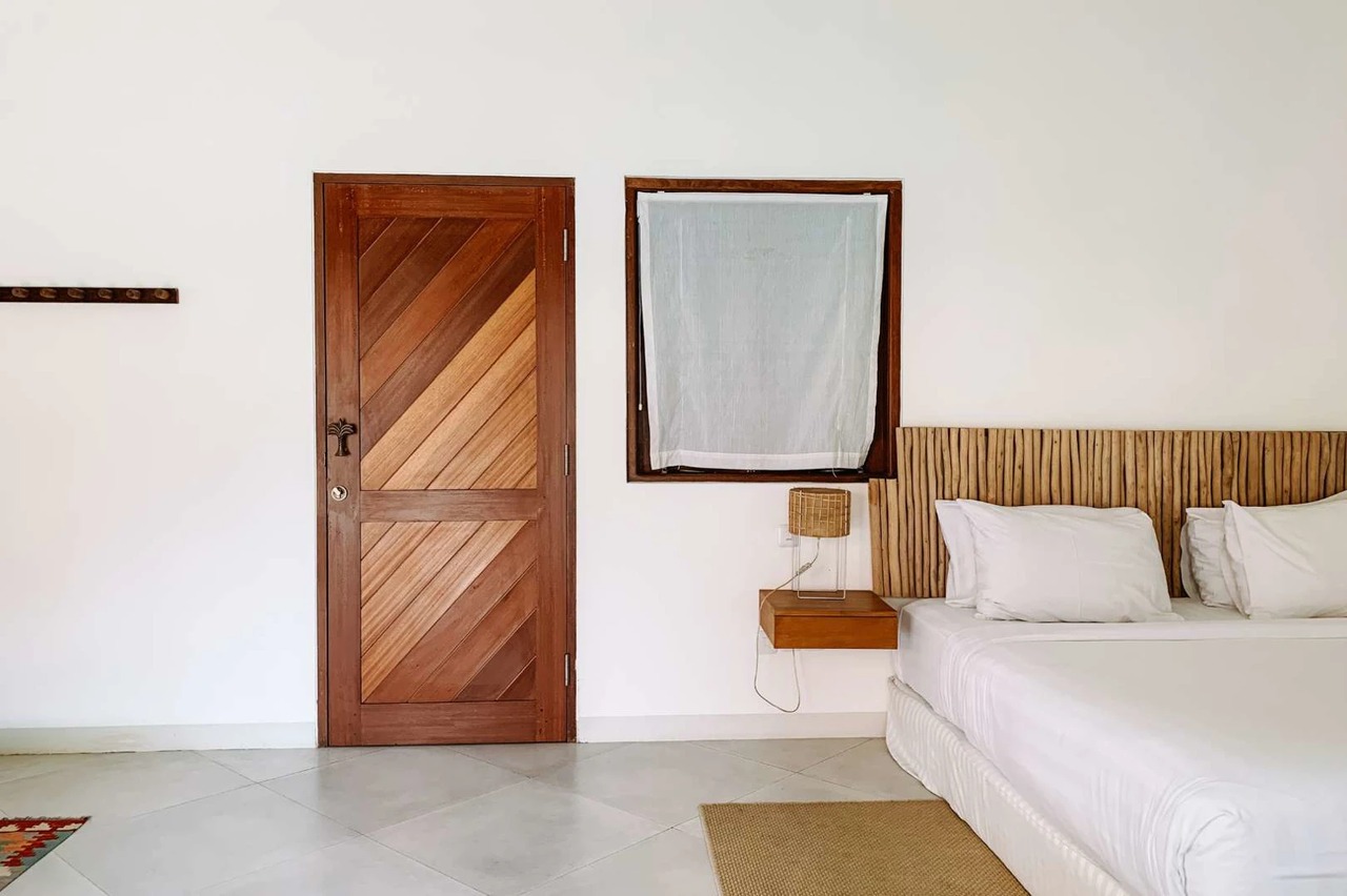 LEASEHOLD - 5BR Poolside Loft
