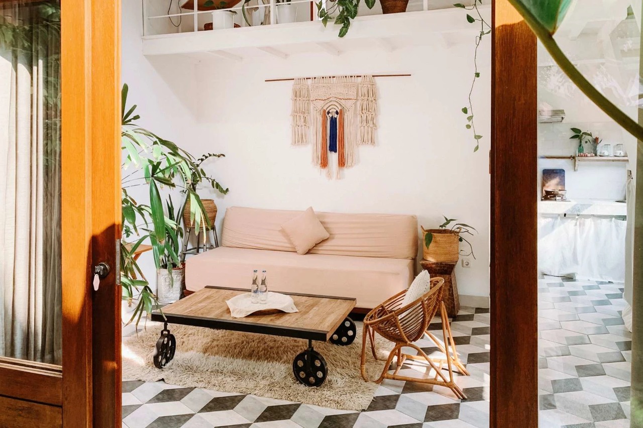 LEASEHOLD - 5BR Poolside Loft