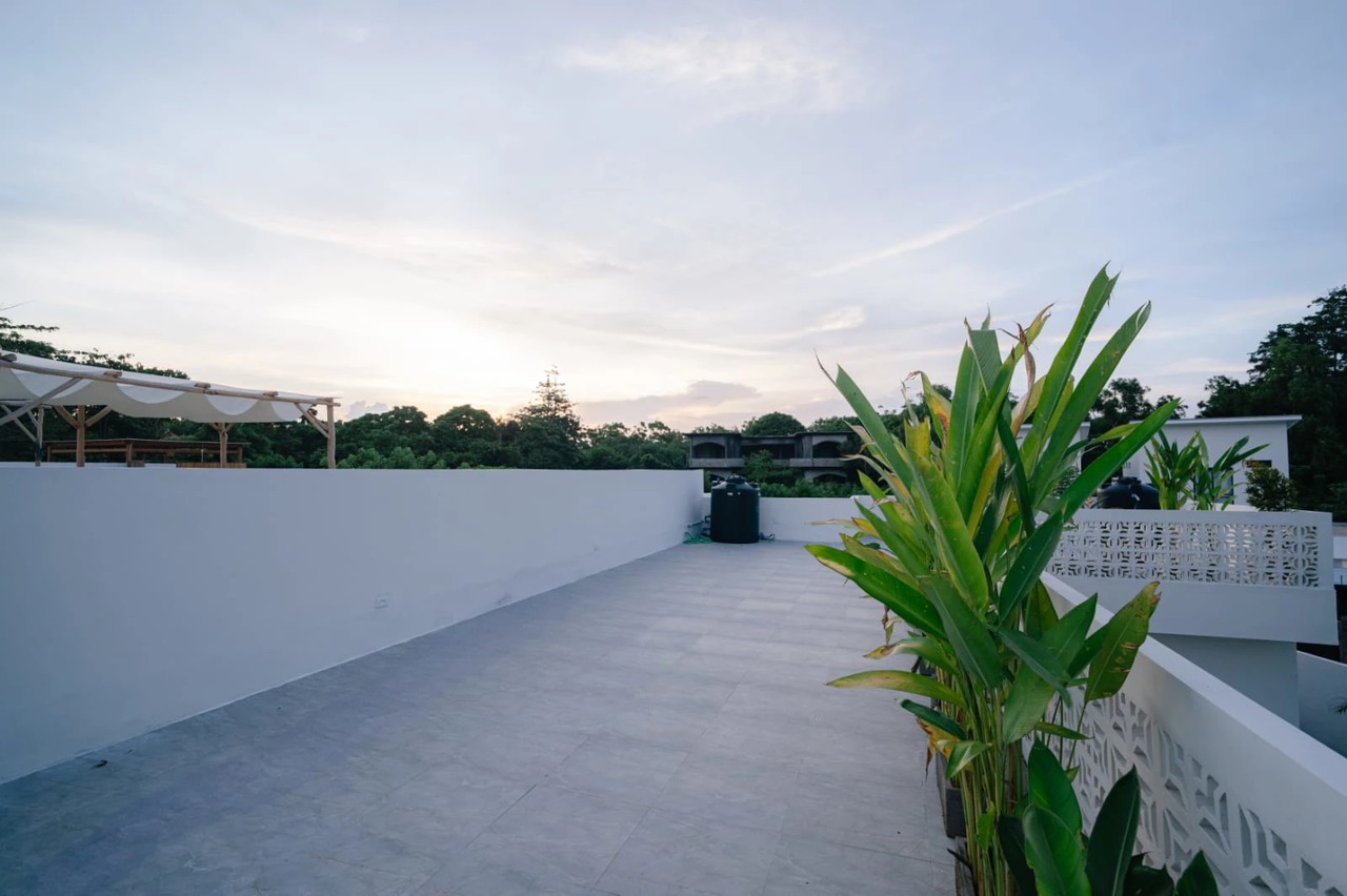 2BR Villa w/ Pool & Huge Garden