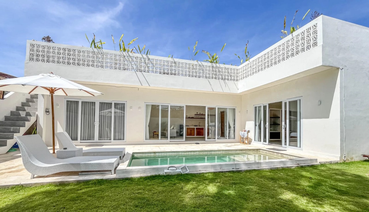 2BR Villa w/ Pool & Huge Garden