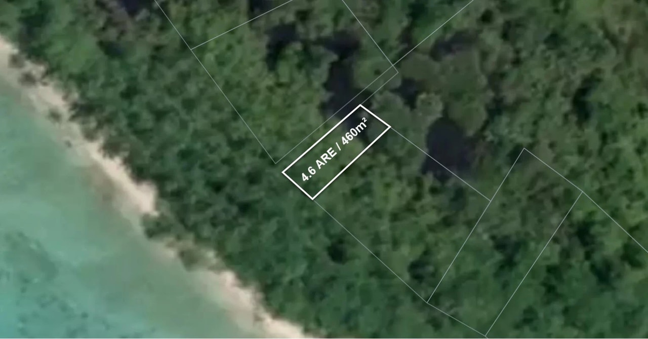 460 m² Beachfront Micro-Parcel