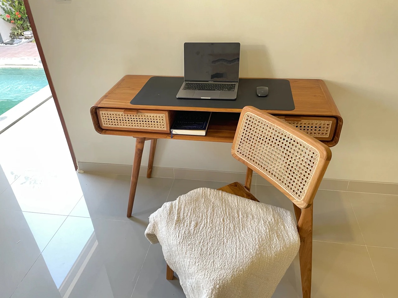 MODERN–TROPICAL 2BR VILLA ANN
