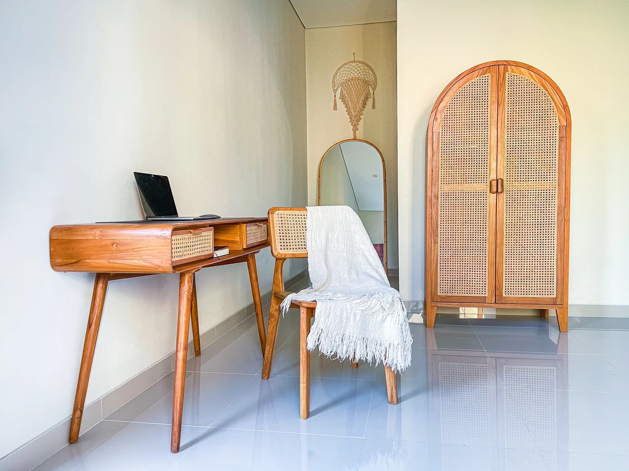 MODERN–TROPICAL 2BR VILLA ANN