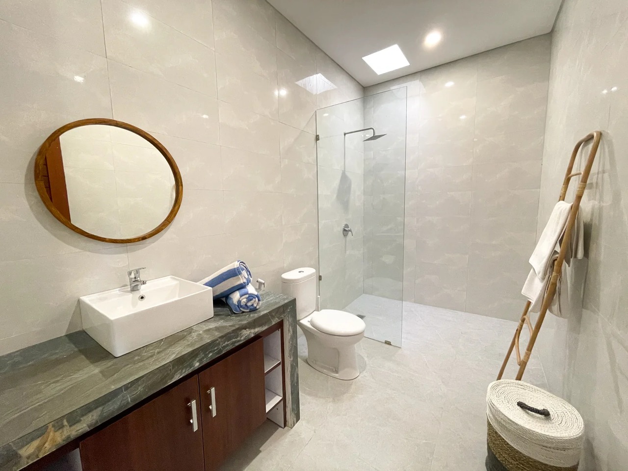 MODERN–TROPICAL 2BR VILLA ANN