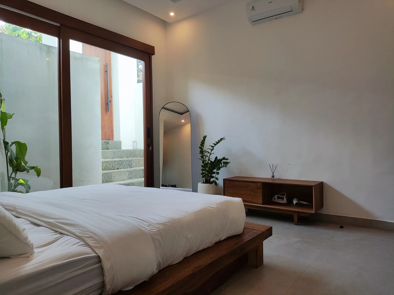 Charming Villa for Rent or Lease