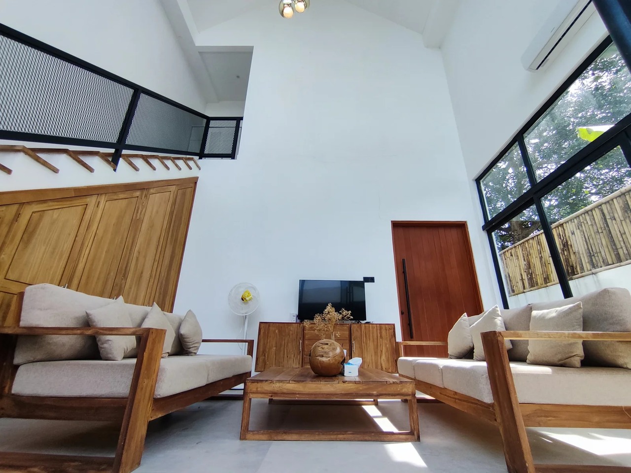 Charming Villa for Rent or Lease