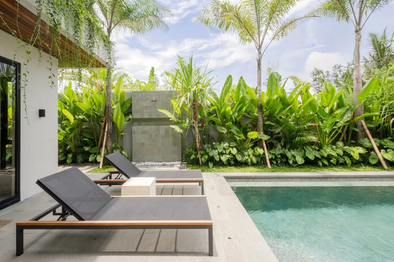 🌿 LEASEHOLD Refined 2BR Tropical Villa