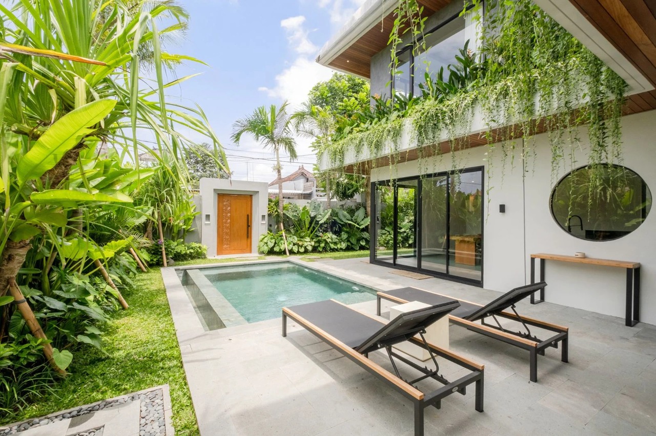 🌿 LEASEHOLD Refined 2BR Tropical Villa