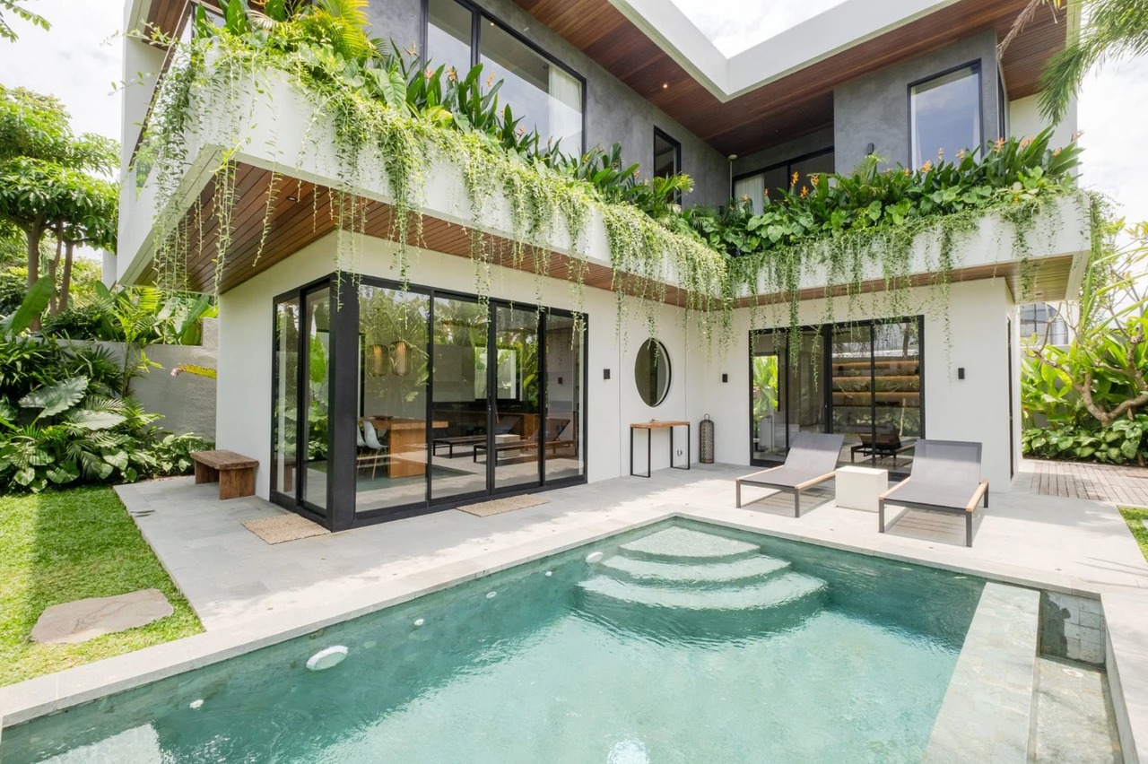 🌿 LEASEHOLD Refined 2BR Tropical Villa