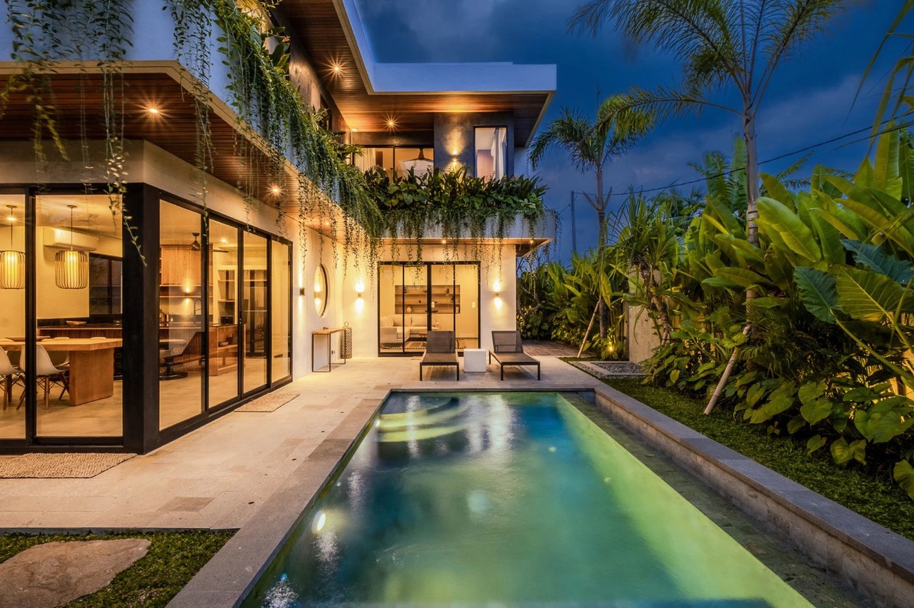 🌿 LEASEHOLD Refined 2BR Tropical Villa