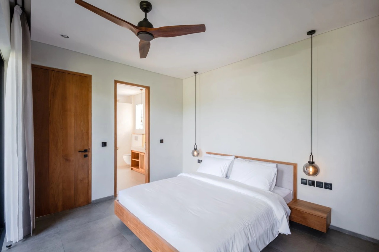 🌿 LEASEHOLD Refined 2BR Tropical Villa