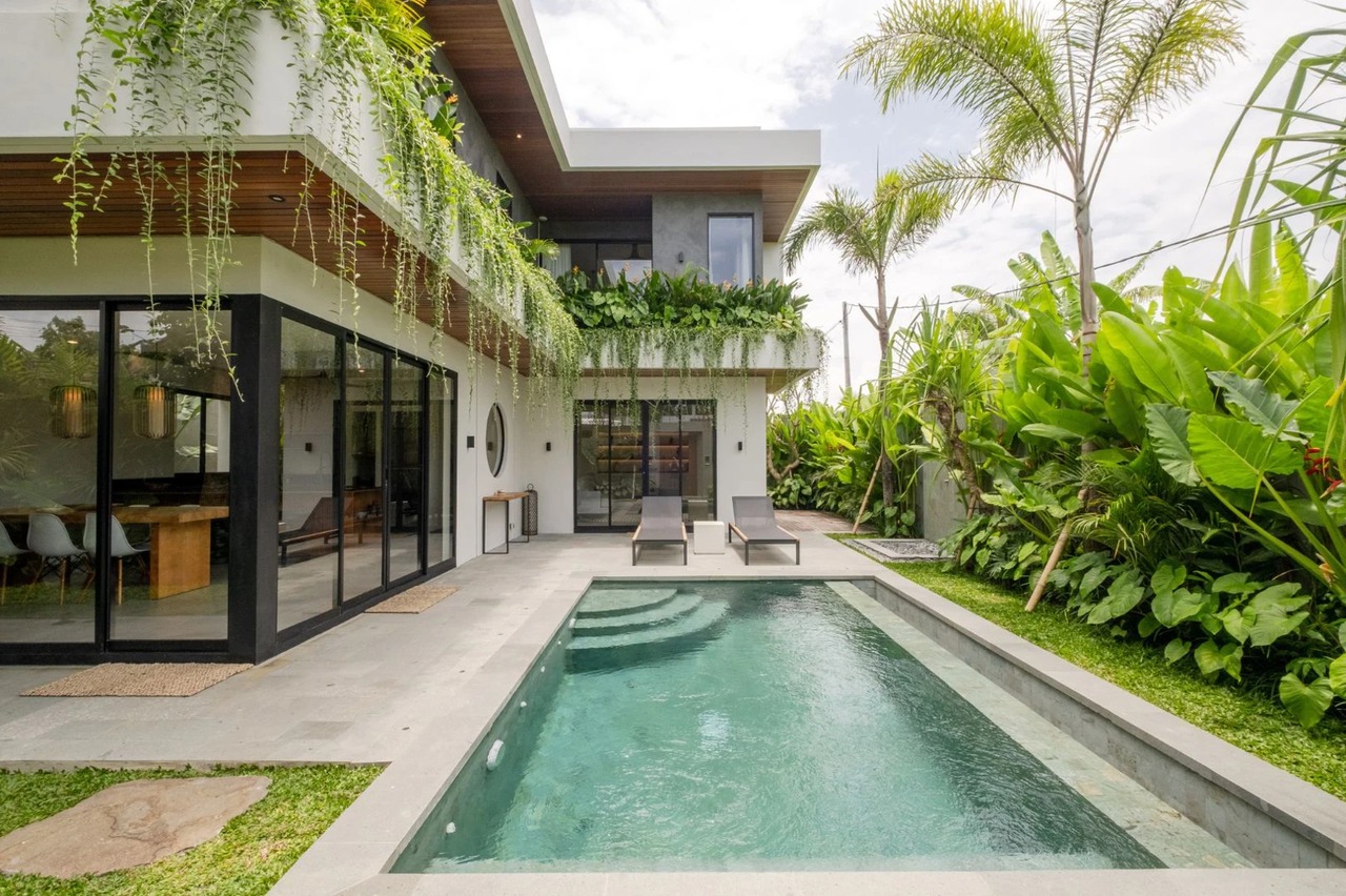 🌿 LEASEHOLD Refined 2BR Tropical Villa