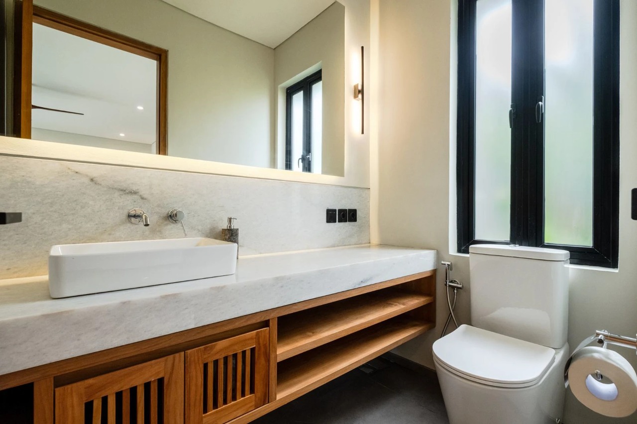 🌿 LEASEHOLD Refined 2BR Tropical Villa