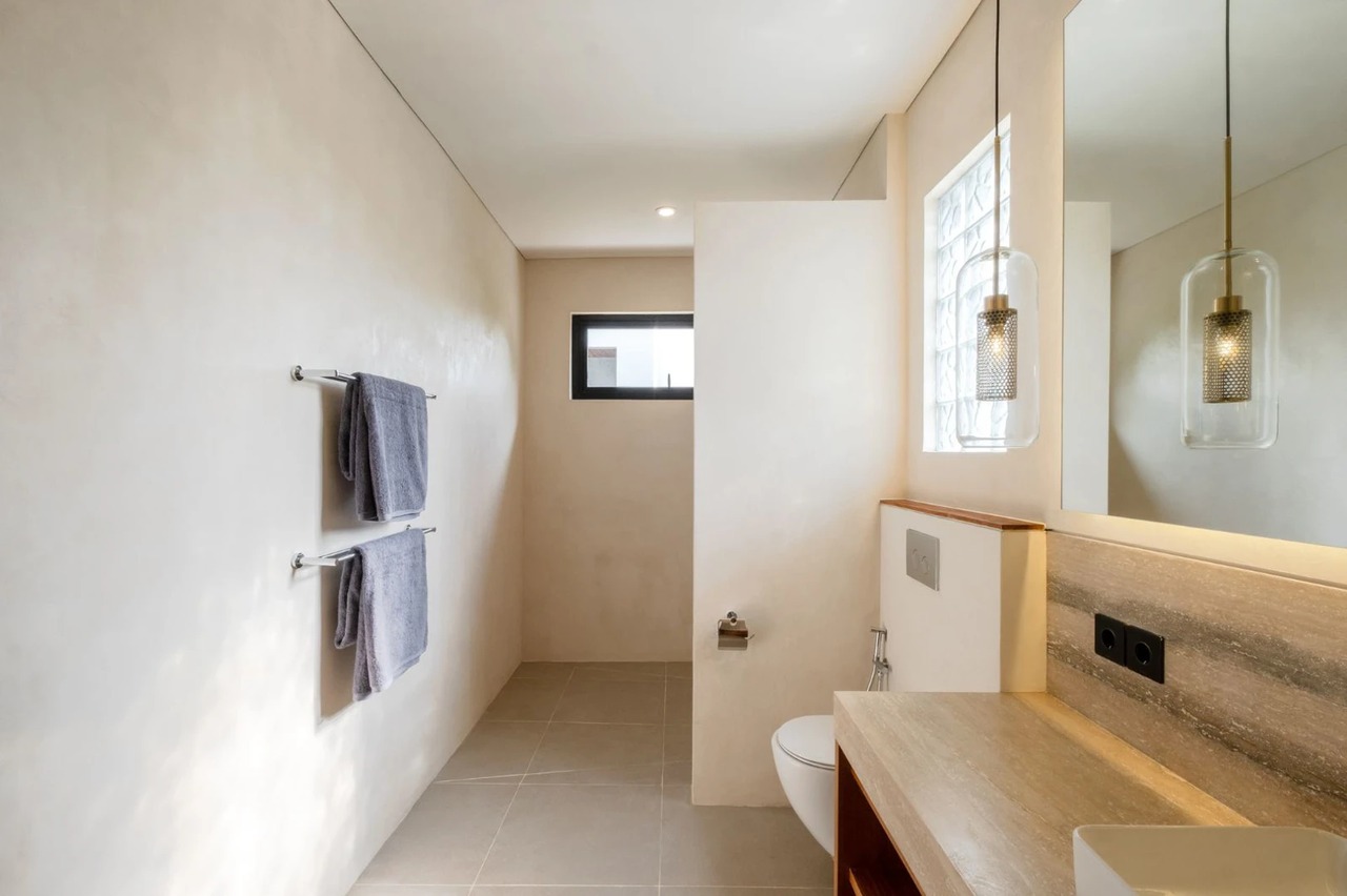 🌿 LEASEHOLD Refined 2BR Tropical Villa