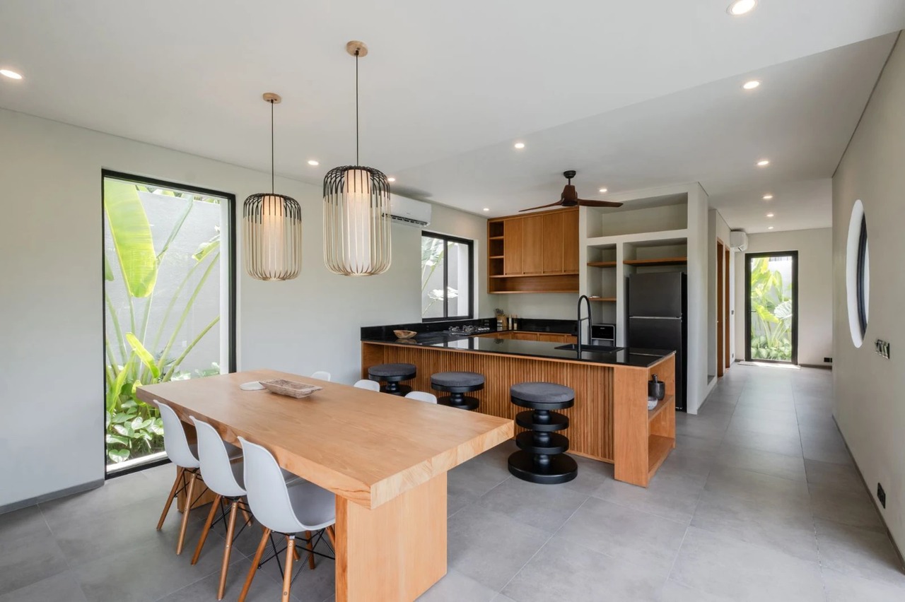 🌿 LEASEHOLD Refined 2BR Tropical Villa