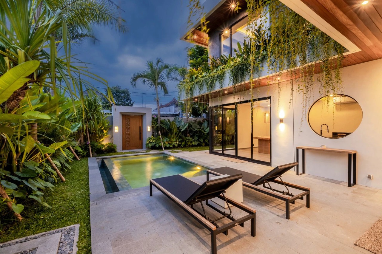 🌿 LEASEHOLD Refined 2BR Tropical Villa