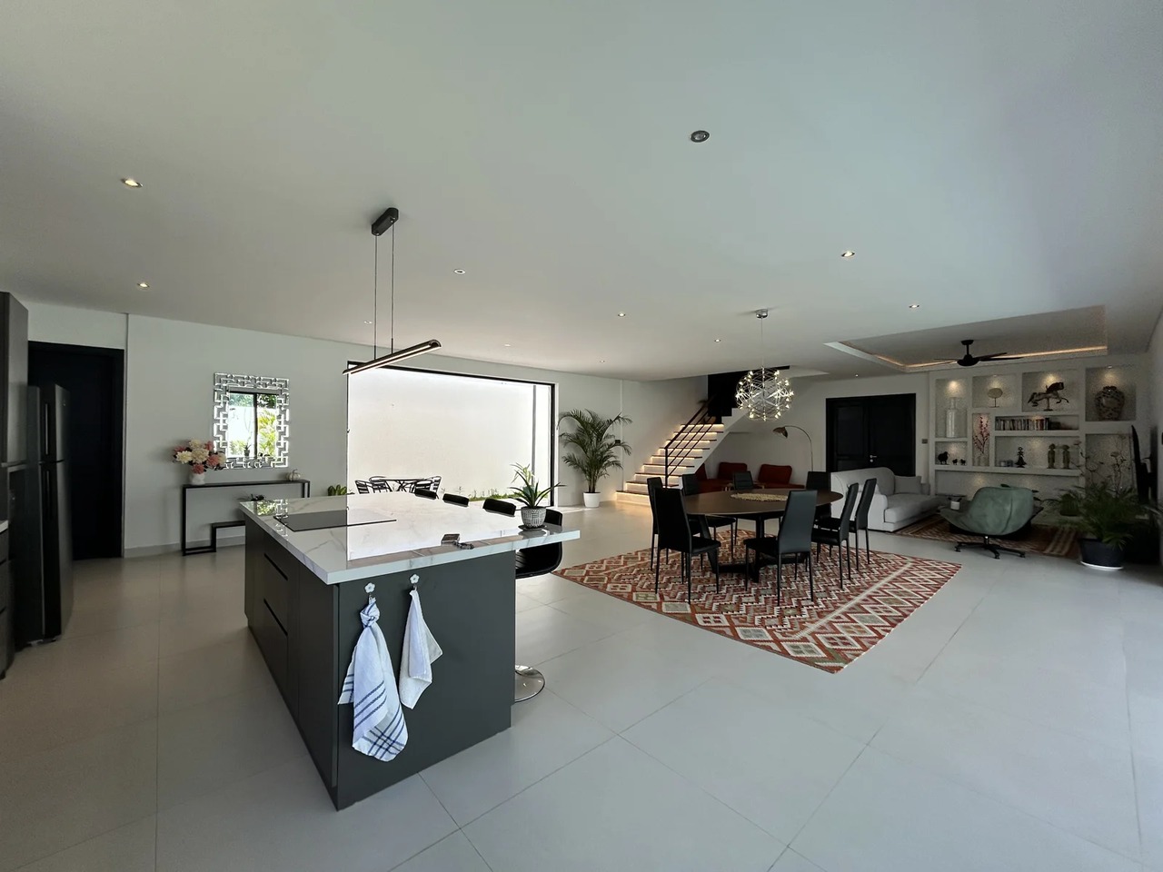 Modern 4BR Villa w/ Private Pool and Sun
