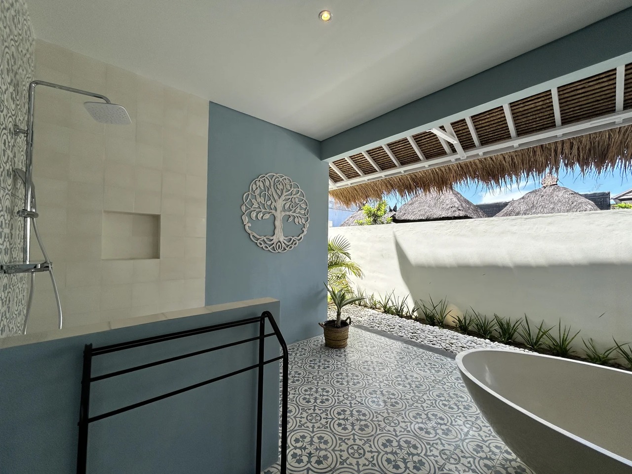 Modern 4BR Villa w/ Private Pool and Sun
