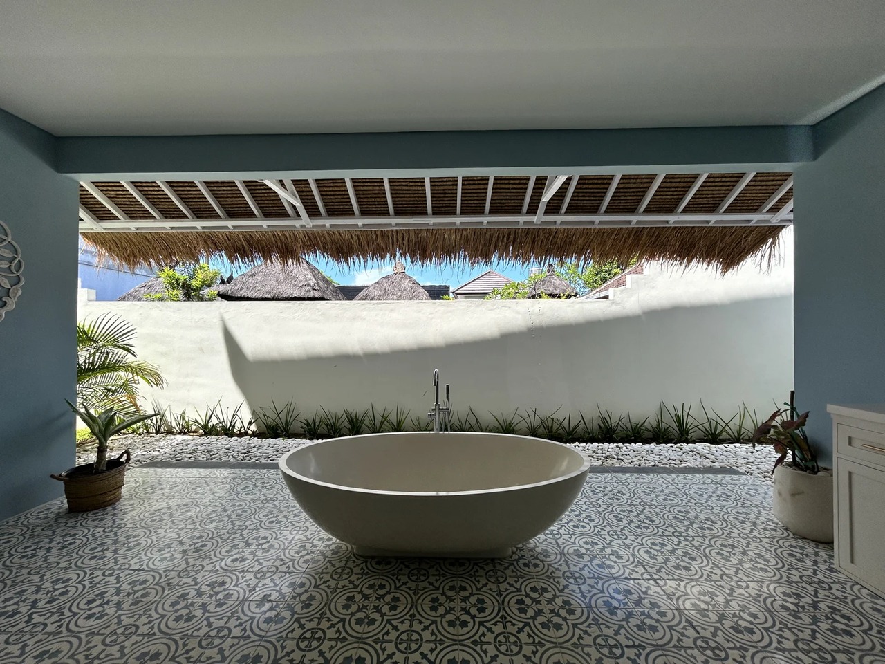 Modern 4BR Villa w/ Private Pool and Sun