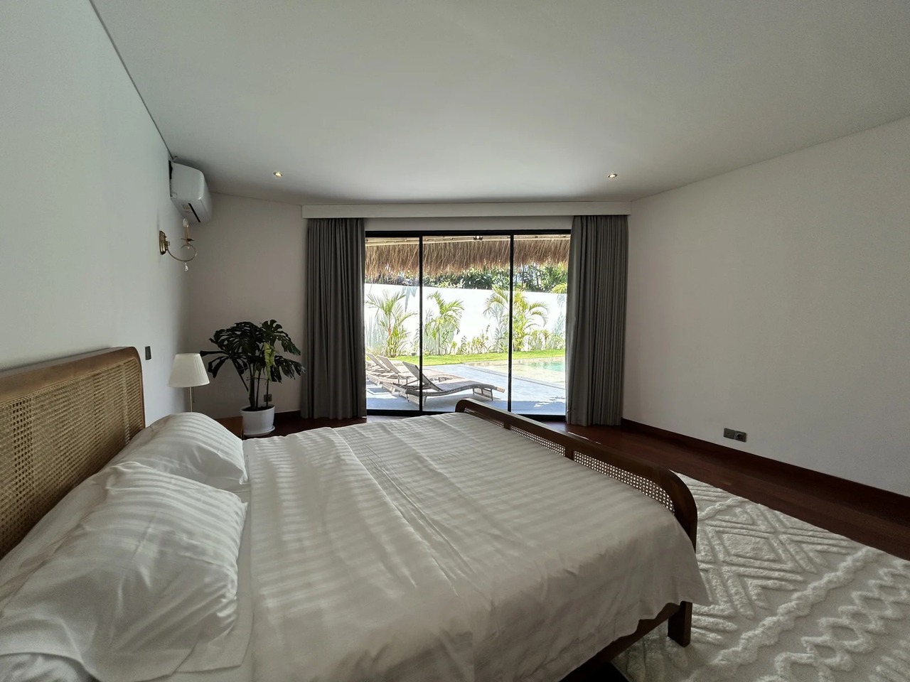 Modern 4BR Villa w/ Private Pool and Sun