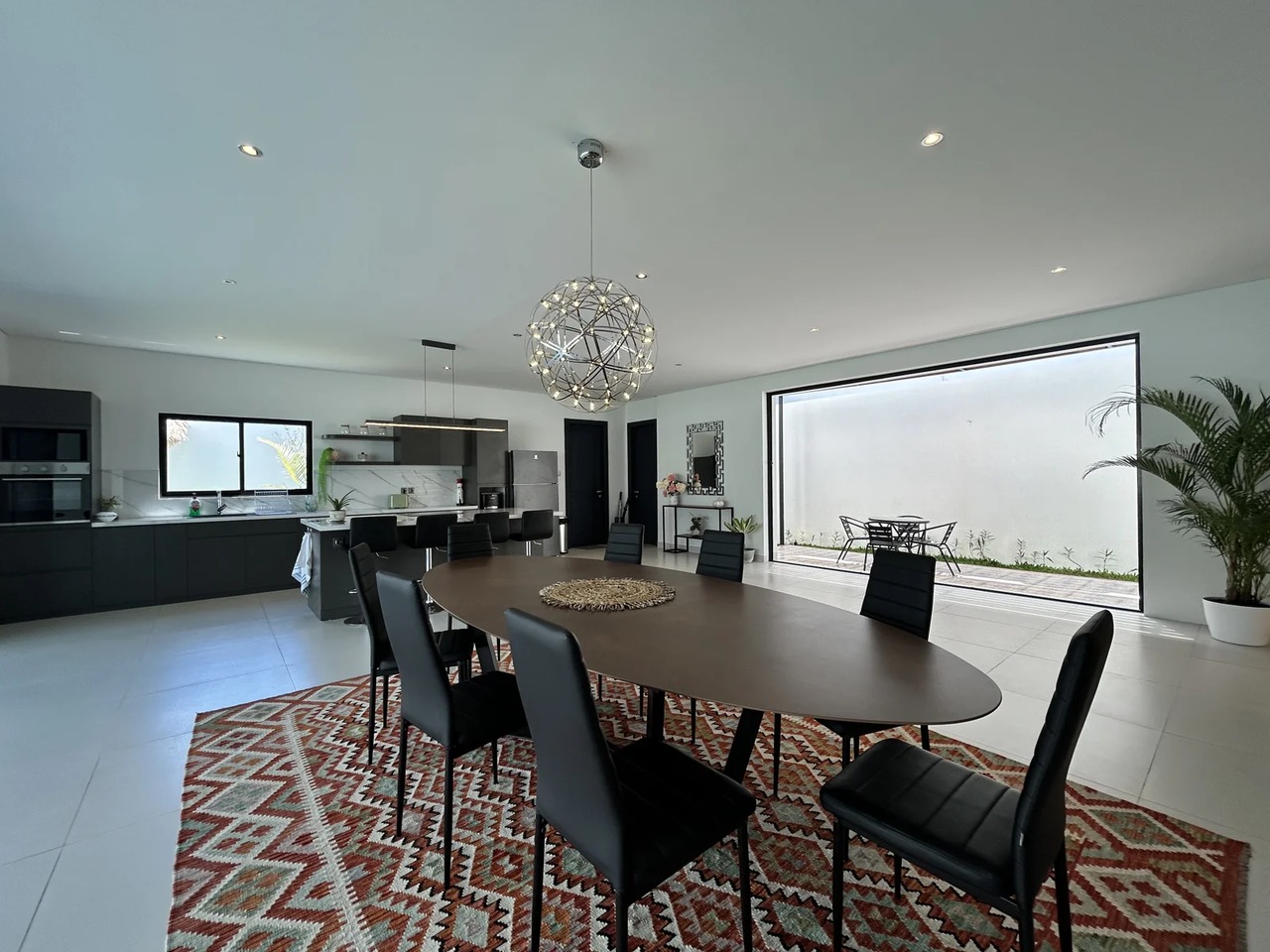 Modern 4BR Villa w/ Private Pool and Sun