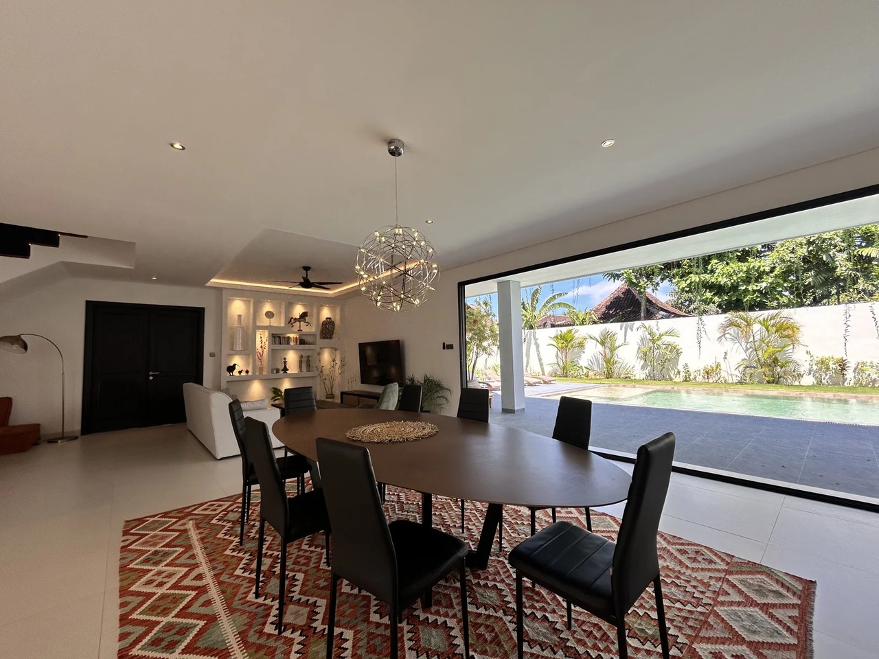 Modern 4BR Villa w/ Private Pool and Sun
