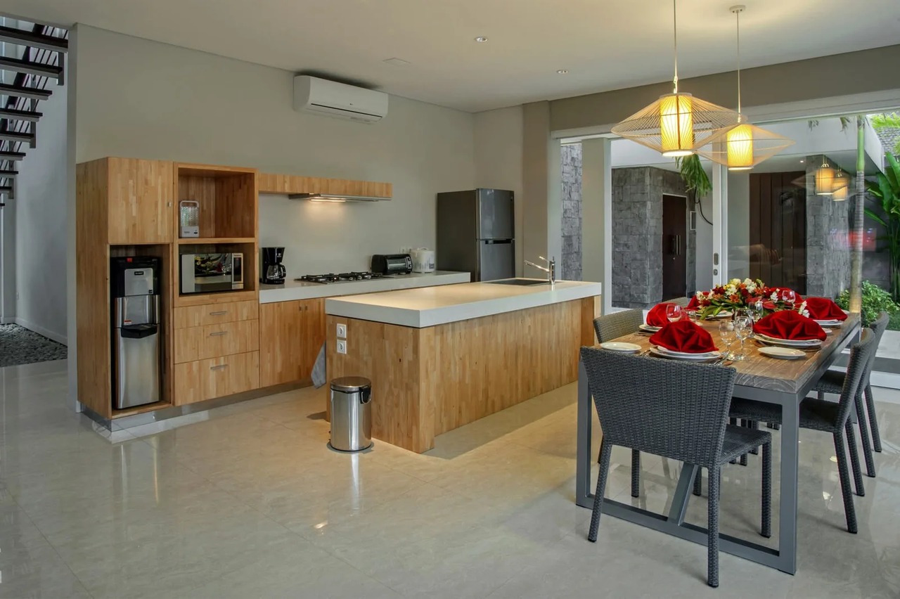 4 BEDROOM VILLA IN BERAWA IDR 50 MILL