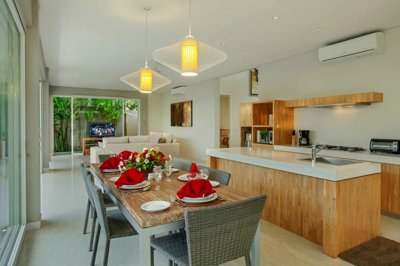 4 BEDROOM VILLA IN BERAWA IDR 50 MILL