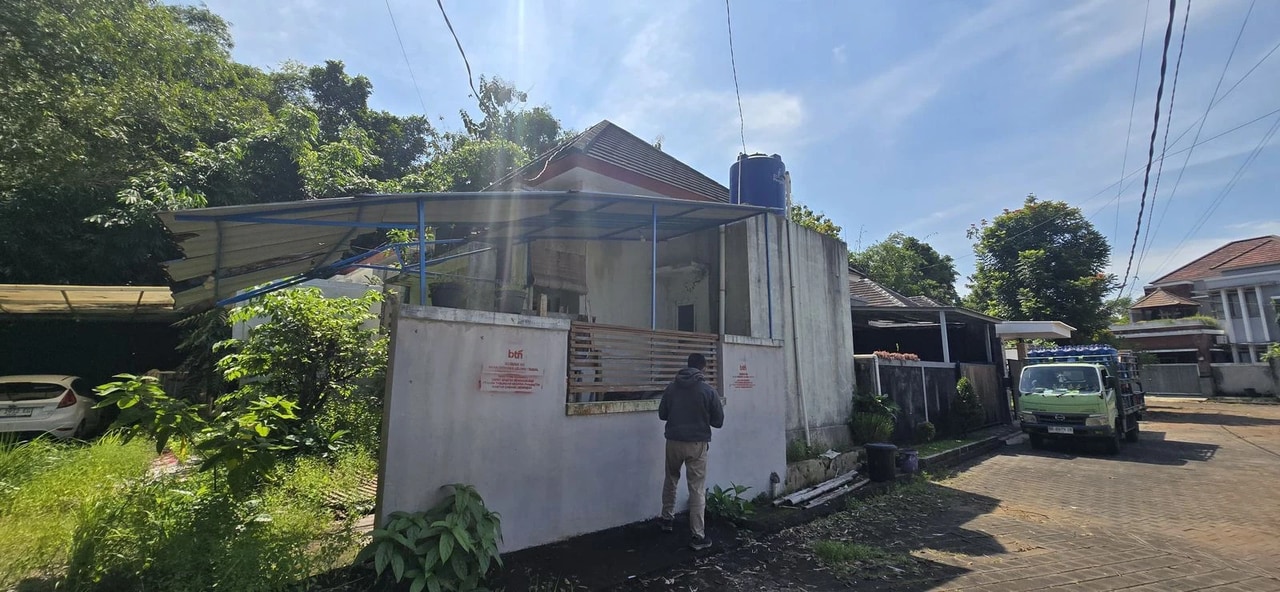 Auction House for Sale