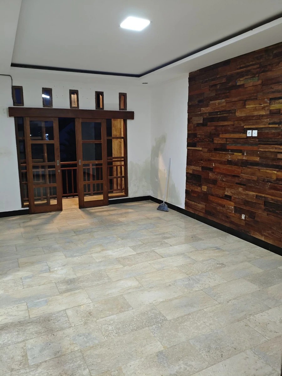 Modern 3-Storey Villa for Rent