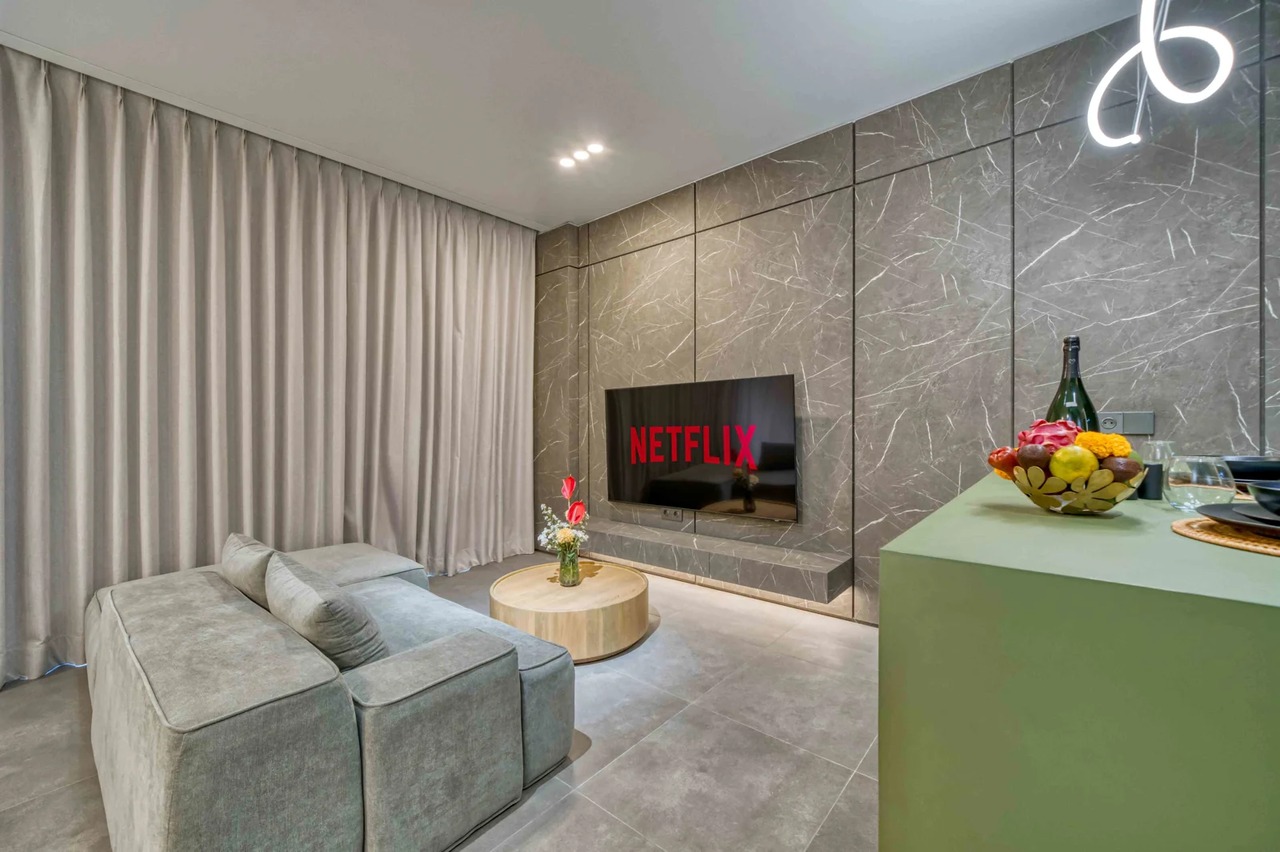 Polished 1BR Apartment w/ Rooftop Patio