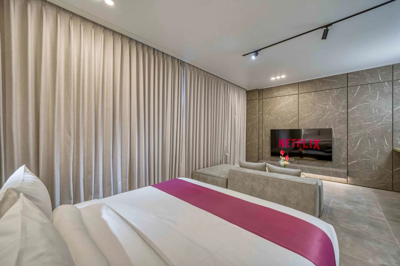Polished 1BR Apartment w/ Rooftop Patio