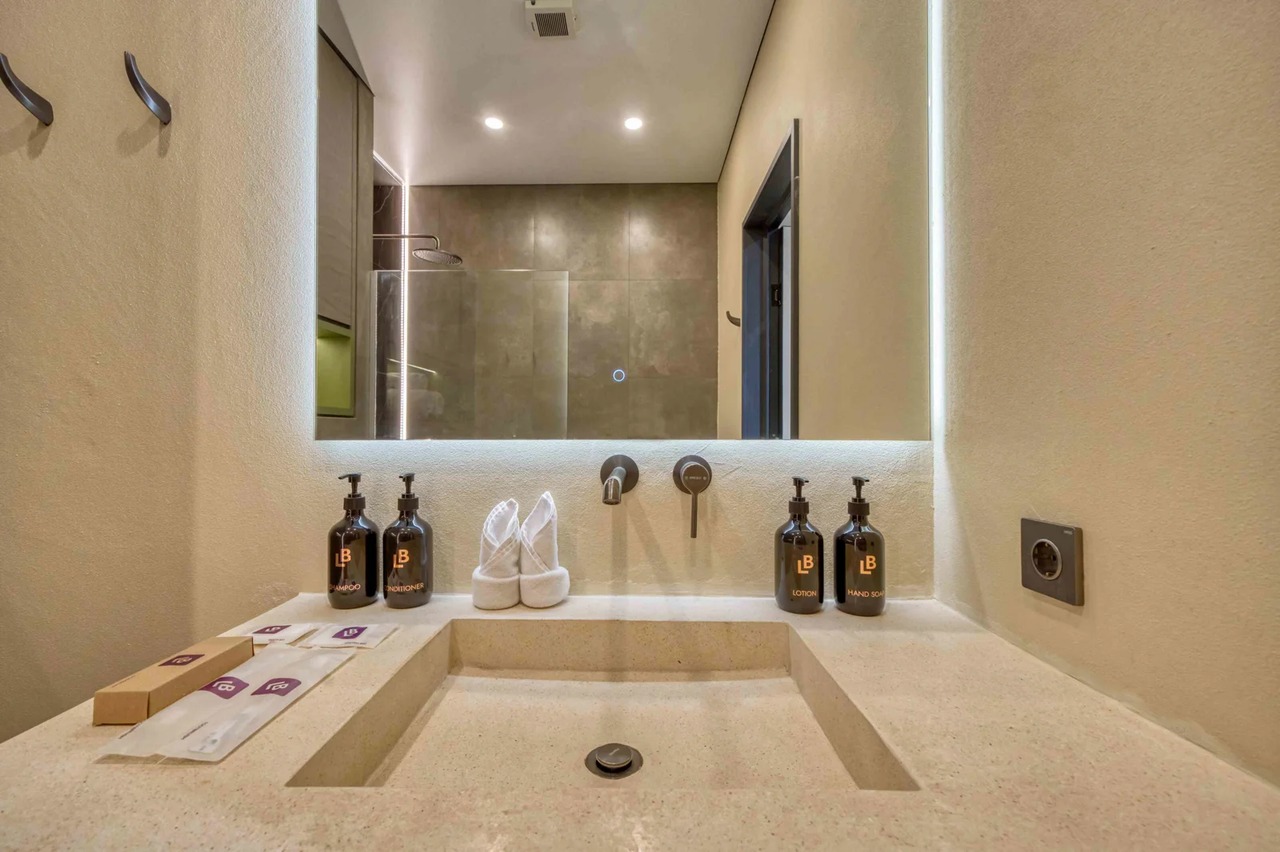 Polished 1BR Apartment w/ Rooftop Patio
