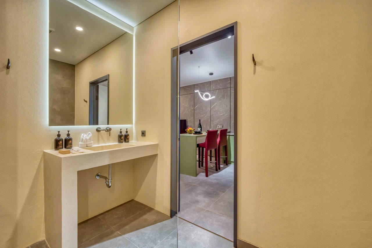 Polished 1BR Apartment w/ Rooftop Patio